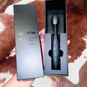 Artis Elite Oval 6 Brush Black NIB Luxury Foundation Makeup Brush